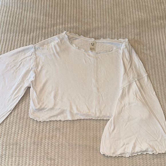Free People White Cropped Scalloped Free Tee - Size Xtra Small - Picture 1 of 4